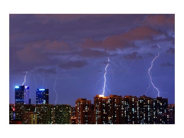 浪涌保護器和過電壓保護器的區別是什么？【光束防雷】