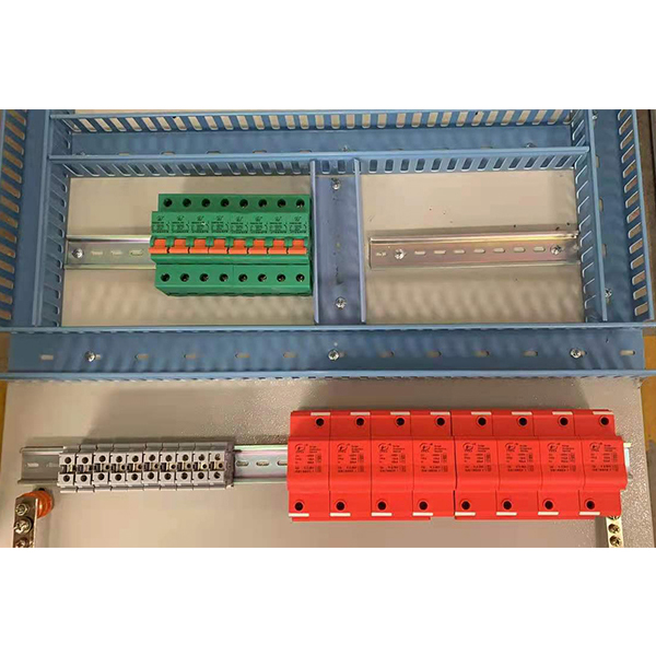 一級(jí)浪涌保護(hù) 器
