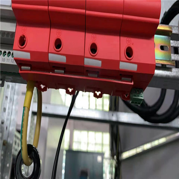 電源浪涌保護(hù) 器